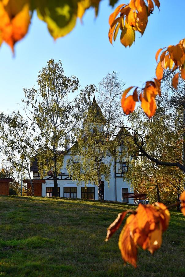 Hotel Petrin Jablonec nad Nisou Eksteriør bilde