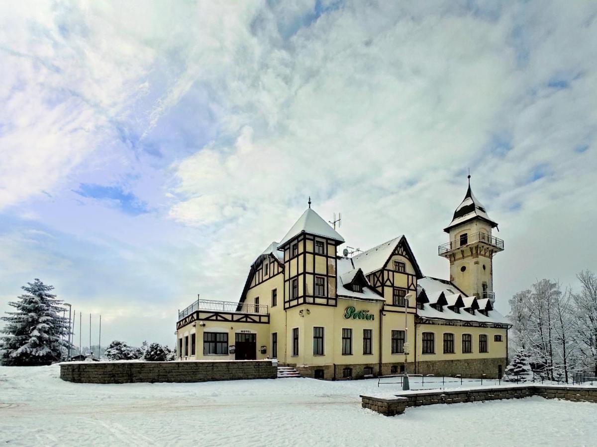 Hotel Petrin Jablonec nad Nisou Eksteriør bilde