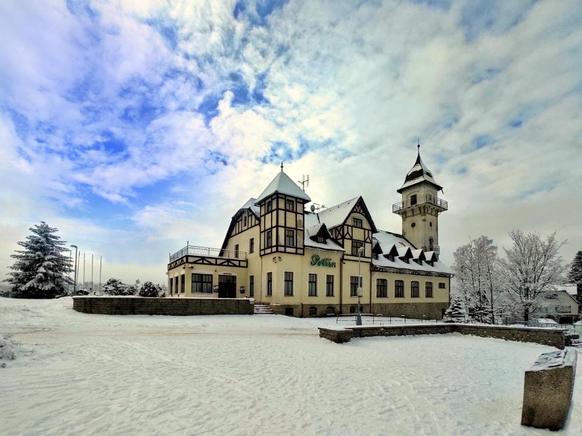 Hotel Petrin Jablonec nad Nisou Eksteriør bilde